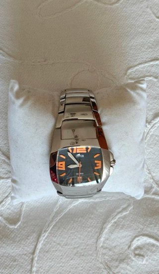 Reloj Lotus Retro Negro Naranja