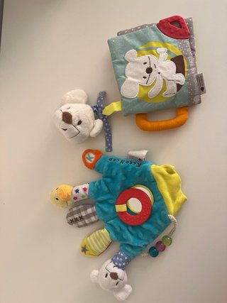 Alfombras de juegos, nido, mantas y juguetes bebé.