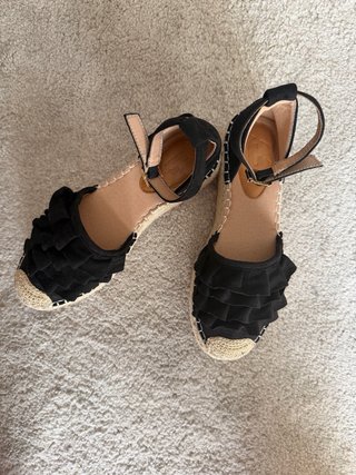 Sandalias negras plataforma esparto