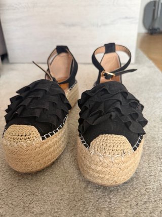 Sandalias negras plataforma esparto