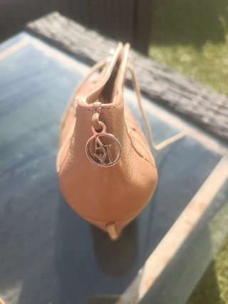 Zapatos Armani tacón piel beige