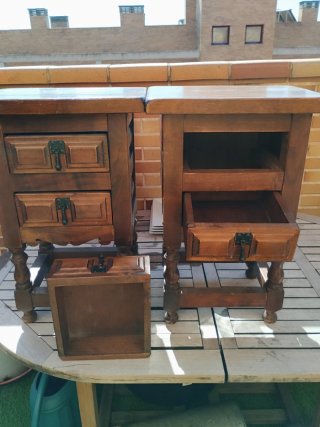 Comodini antichi in legno
