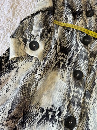 Vestido ZARA manga larga estampado serpiente