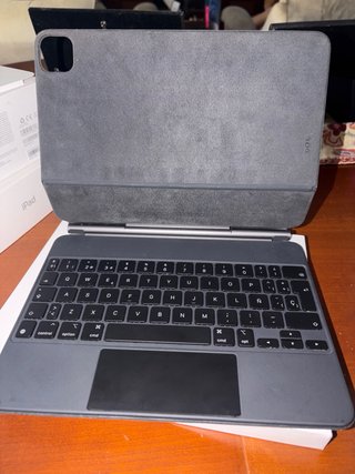 Magic Keyboard iPad 11 Space Gray