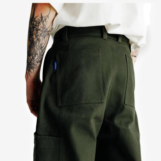 Pantalón estilo urbano hombre verde caqui