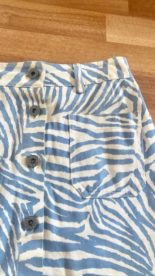 Falda corta estampada cebra