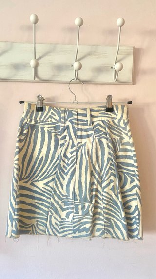 Falda corta estampada cebra