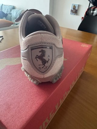 Zapatillas Puma Ferrari Grises y Rosas