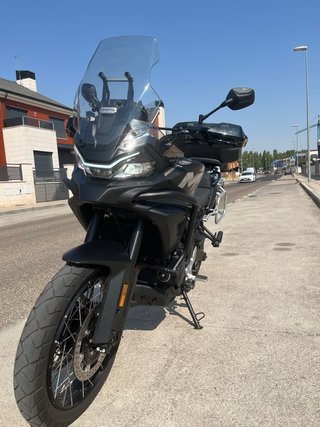 CFMOTO 700MT Adventure/Touring Negra
