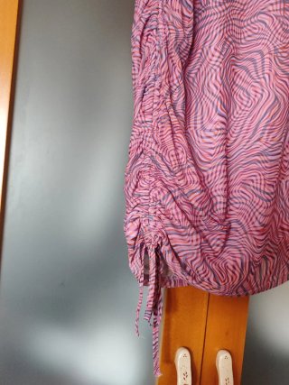 Vestido corto ajustado estampado Talla S