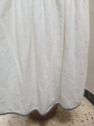 Vestido blanco y gris sin espalda