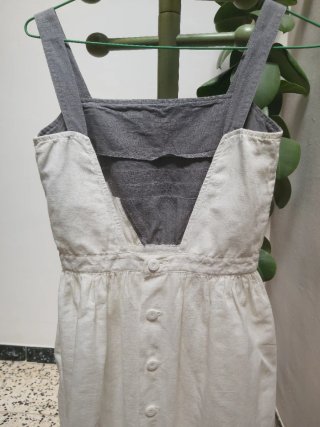 Vestido blanco y gris sin espalda