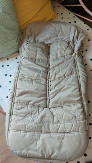 Saco para silla de paseo beige marca tuc tuc
