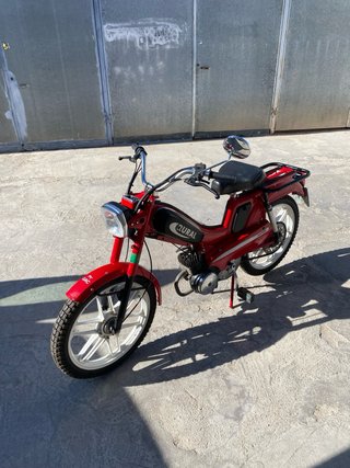 Moped Clásico Rojo