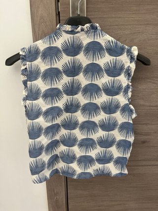 Chaleco estampado azul y blanco