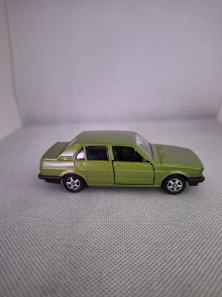 Coche antiguo Mattel verde