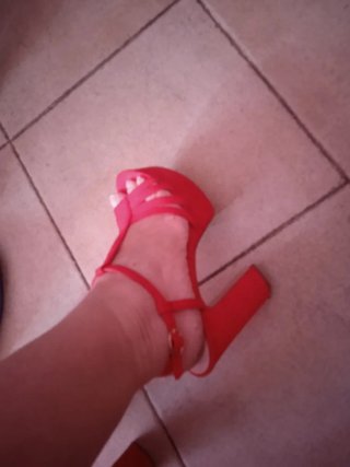 Sandalias de terciopelo rojas