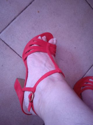 Sandalias de terciopelo rojas