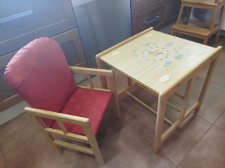Trona de madera para bebé