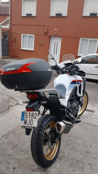 Honda Transalp 750 2023 Blanca - 2100 km
