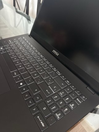 Ordenador Portátil MSI Negro Modern 15 H C13M-082X