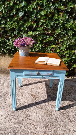 Mesa auxiliar restaurada madera maciza