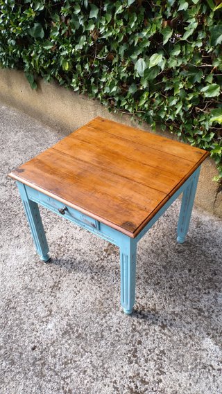 Mesa auxiliar restaurada madera maciza