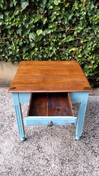 Mesa auxiliar restaurada madera maciza