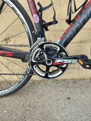Bicicleta de carretera Cannondale de carbono