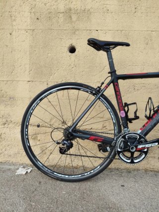 Bicicleta de carretera Cannondale de carbono