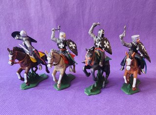 Cavalieri Medievali Soldatini Plastici DSG