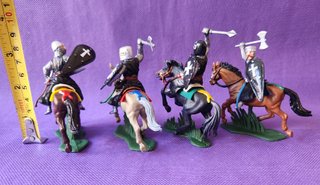 Cavalieri Medievali Soldatini Plastici DSG