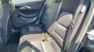 Infiniti Q30 1.6T 90 kW (122 CV)