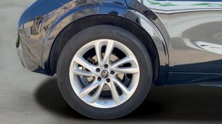 Infiniti Q30 1.6T 90 kW (122 CV)