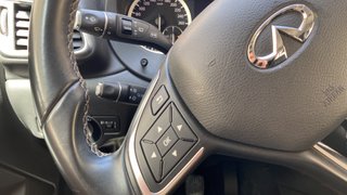 Infiniti Q30 1.6T 90 kW (122 CV)