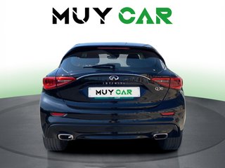 Infiniti Q30 1.6T 90 kW (122 CV)