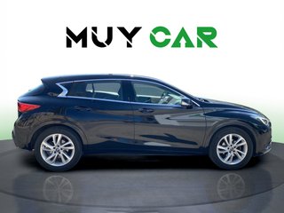Infiniti Q30 1.6T 90 kW (122 CV)