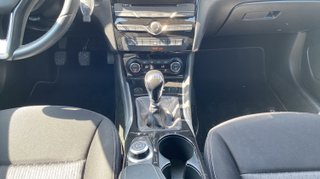 Infiniti Q30 1.6T 90 kW (122 CV)