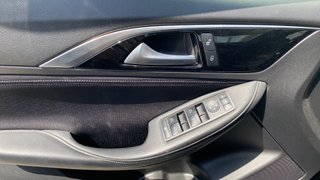Infiniti Q30 1.6T 90 kW (122 CV)