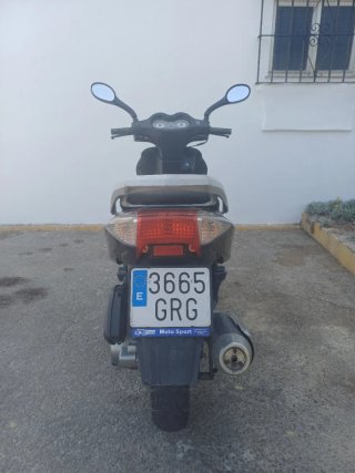 Peugeot Sum Up 125 Scooter