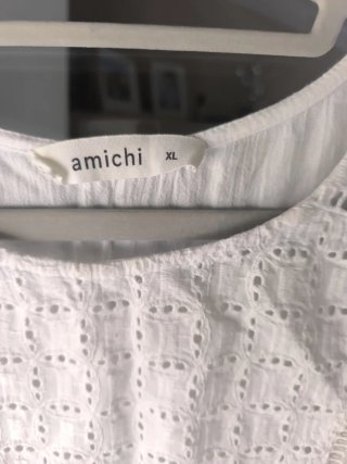 Camiseta blanca bordada Amichi