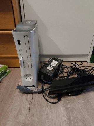 Xbox 360 + Mandos, Micrófonos y Juegos