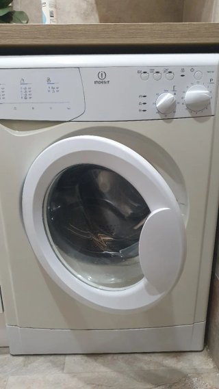 Lavadora Indesit 5 kg de fondo reducido