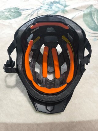 Casco Ciclismo Mongoose Negro con Soporte GoPro
