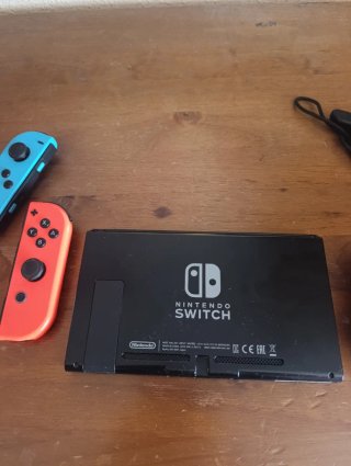 Nintendo Switch Roja y Azul + Funda