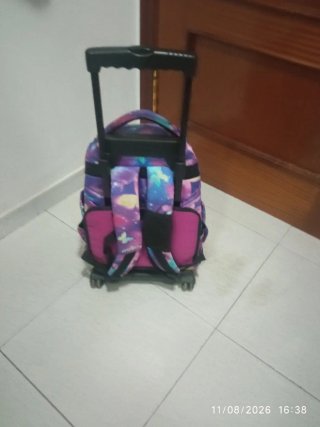 Mochila con ruedas marca Totto