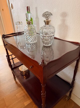 Mesa camarera de madera y metal