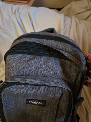 Mochila Eastpak Gris