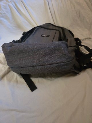 Mochila Eastpak Gris