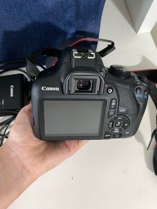 Cámara Canon EOS 1300D + 2 objetivos + accesorios